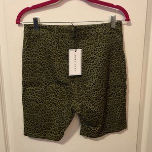 Emory Park Green Leopard Bermuda Shorts - Size Meduim